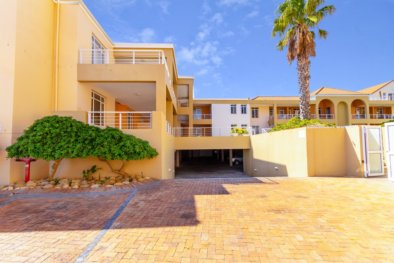 To Let 2 Bedroom Property for Rent in Harbour Island Western Cape